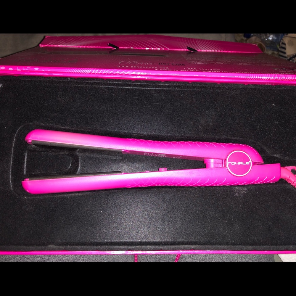 Royale ceramic hair straightener